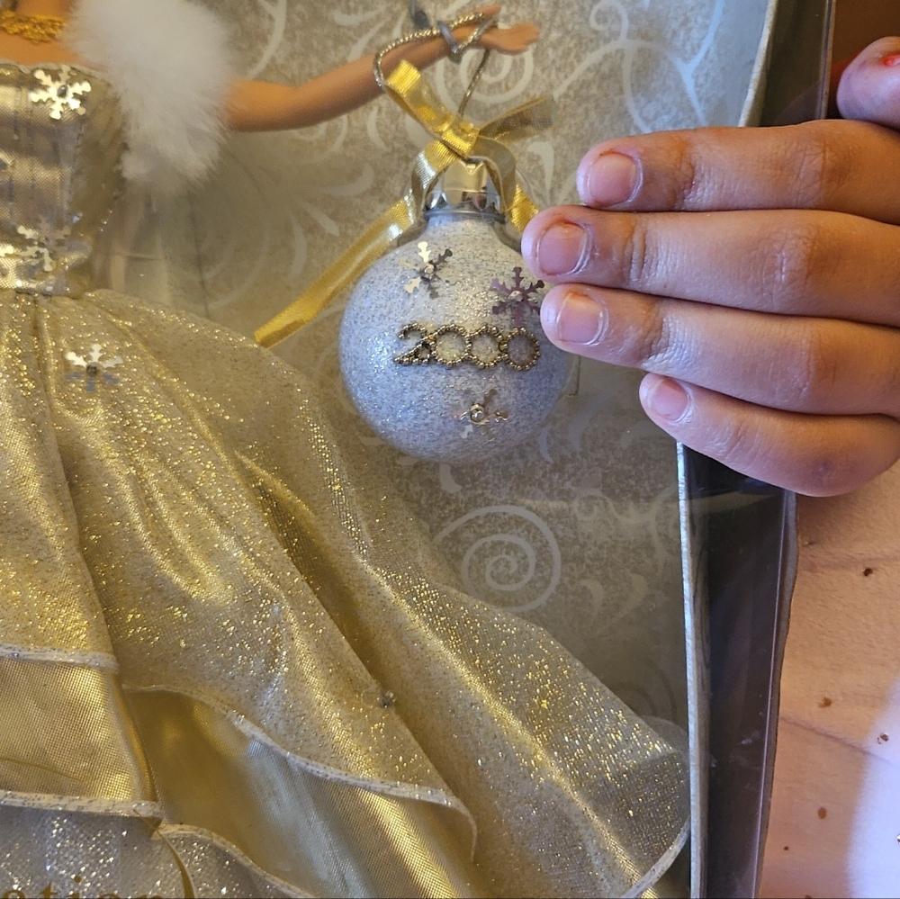 Barbie year 2000 NIB